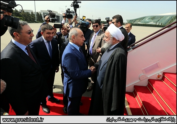 مراسم استقبال رسمی از دکتر روحانی در کاخ ریاست جمهوری آذربایجان / مذاکرات مشترک و امضای اسناد همکاری

