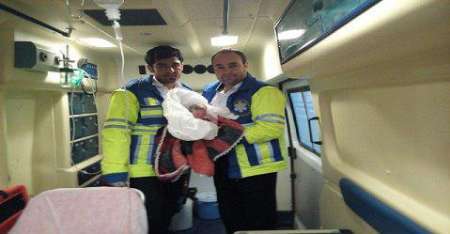 تولد نوزاد عجول گنابادی در آمبولانس
