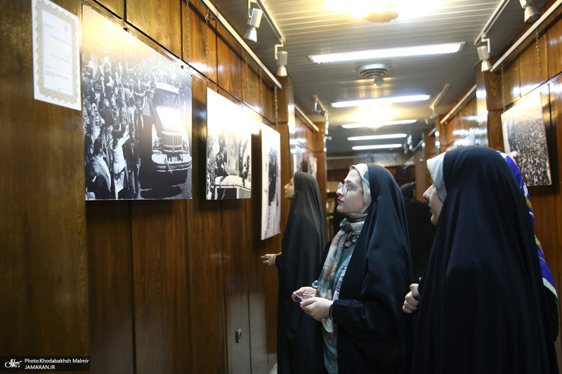 بازدید جمعی از دانش آموزان از بیت امام خمینی (س) در جماران 1