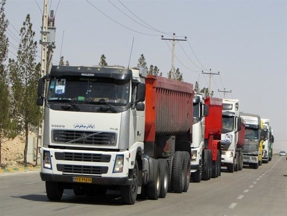 تجمع کامیون داران دزفول برای رفع مشکلات خود