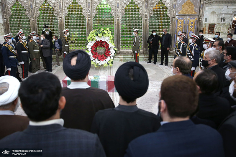 وداع با پیکر مطهر شهید محسن فخری زاده در حرم امام خمینی(س)