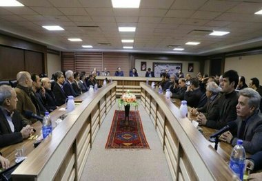 استاندار مرکزی:
ضعیف دانستن دولت، تسویه حساب شخصی است   اقتصاد بدون نفت را مجبوریم اجرا کنیم