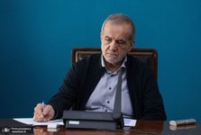 پزشکیان: سعدی با پایبندی به فرهنگ ایرانی- اسلامی در پی احیای جامعه‌ای انسانی و اخلاقی بود/ با تکیه بر چنین میراث گرانبهایی است که ایران و ایرانی در صحنه تاریخ باقی مانده/ امروز در برابر دشمنان تمدن‌ستیز، باید به زبان فاخر و اندیشه های سترگ سعدی رجوع کنیم