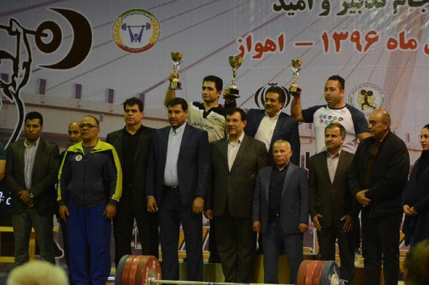 خوزستان قهرمان رقابت های وزنه برداری کشور شد