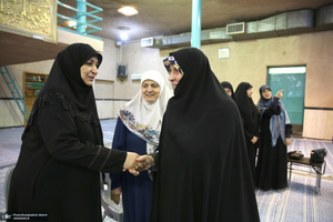 دیدار جمعی از خواهران نخبه عراقی با دکتر فاطمه طباطبایی در جماران