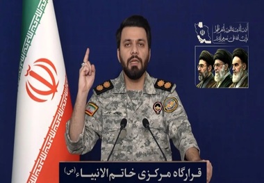 سخنگوی قرارگاه خاتم‌الانبیا: اطلاعات شما از تجهیزات ما ناقص است/ باید تاوان تجاوزی که آغاز کننده آن بودید را بدهید/ منتظر اقدامات کوبنده‌تر، وسیع‌تر و ویرانگر ما باشید