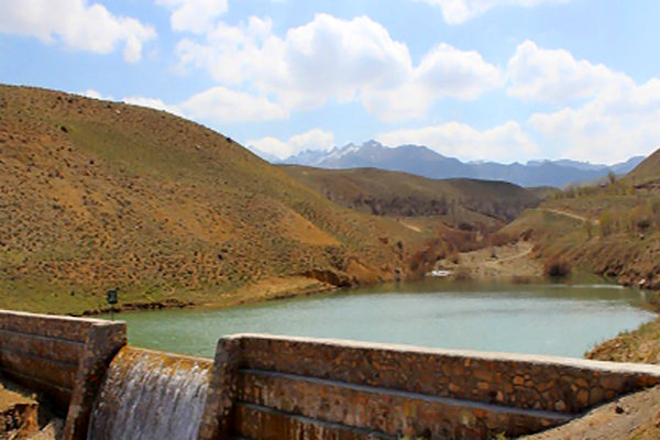 اجرای طرح‌های آبخیزداری در سطح ٤٠ هزار هکتار از عرصه‌های منابع طبیعی فارس