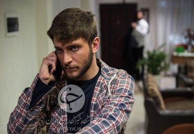 دارا حیایی: پدرم تا کی می‌تواند نقش یک پسر جوان را بازی کند؟
