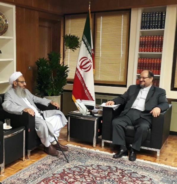 دیدار مولوی عبدالحمید با محمد شریعتمداری + تصویر

