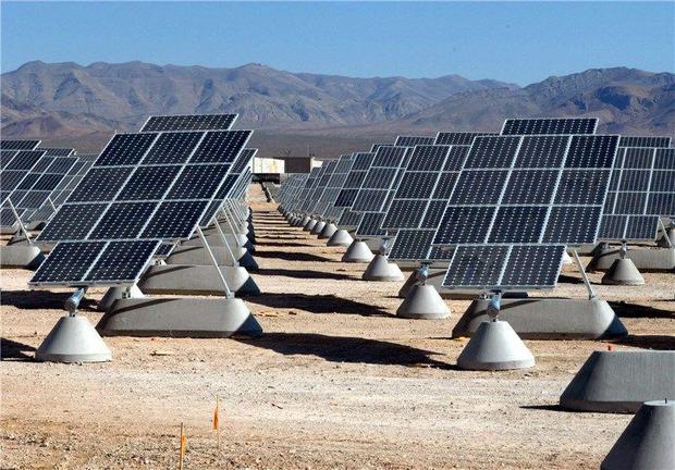 350 کیلو وات ساعت برق خورشیدی در قم تولید می شود جزییات احداث نیروگاه خورشیدی