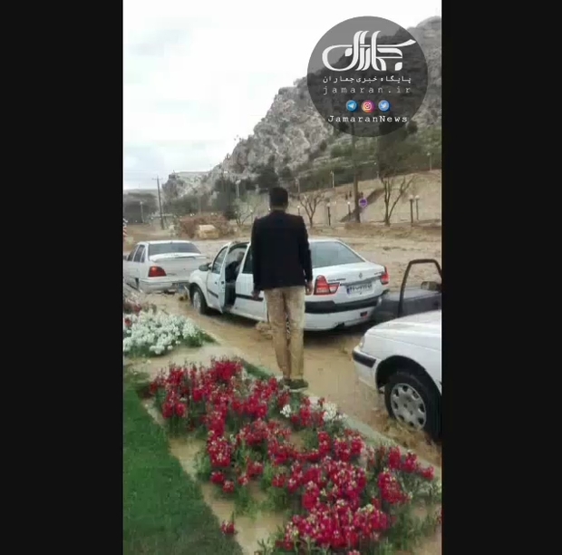  لحظه جاری شدن سیل در شیراز و فرار مردم 