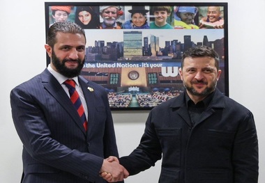 زلنسکی و الجولانی یکدیگر را در آغوش گرفتند + عکس و فیلم