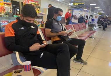 تاخیر در پرواز تیم فوتبال سایپا / آرزوی موفقیت دو نارنجی پوش برای مهاجم پرسپولیس+عکس
