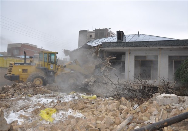 یک واحد مسکونی غیرمجاز در شهرستان بانه تخریب شد