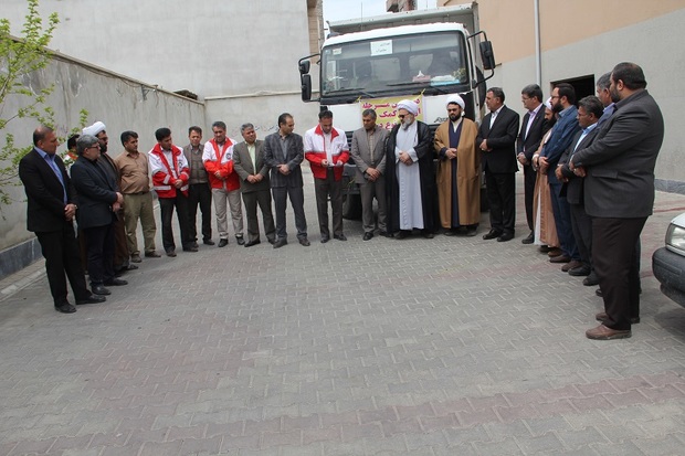 4 کامیون کمک های مردمی میاندوآب به مناطق سیل زده ارسال شد