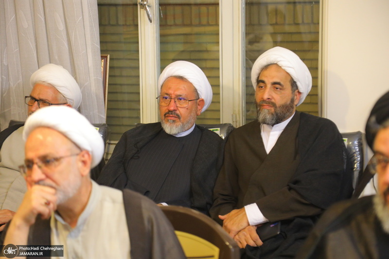 نشست علمی با موضوع  امام خمینی(ره) نهضت و نظام اسلامی