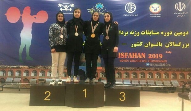 پایان مسابقات وزنه برداری بانوان ایران با قهرمانی لرستان و کرمانشاه
