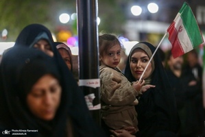 پنجاه و پنجمین شب اجتماع پر شور مردم در میدان منیریه