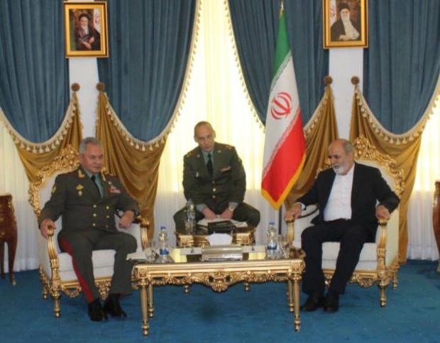 دیدار وزیر دفاع روسیه با دبیر شورای عالی امنیت ایران در تهران