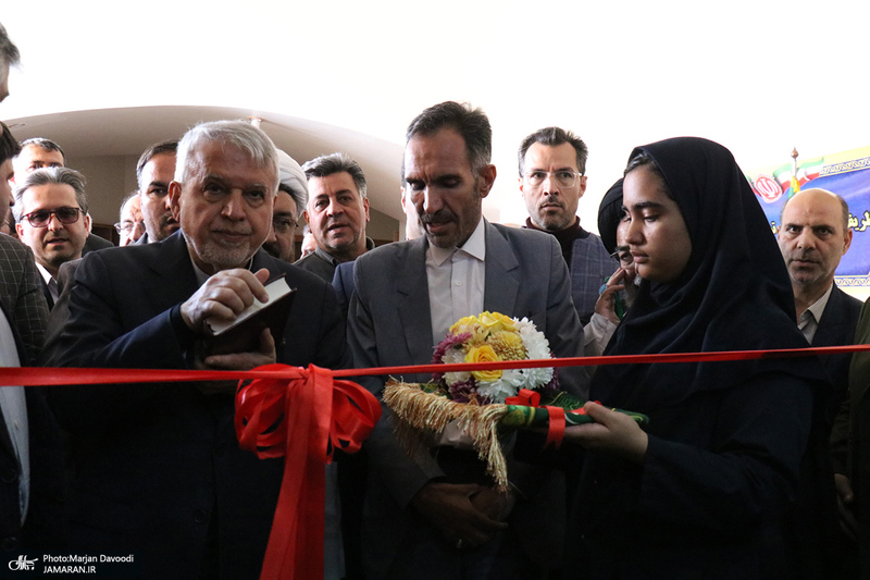 بازدید وزیر میراث فرهنگی از نمایشگاه هفته فرهنگی «بر آستان آفتاب»