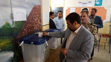 فرماندار سرپل ذهاب: حضو مردم در پای صندوق های رای بیانگر عشق آنان به نظام اسلامی است