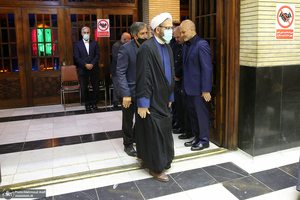 مراسم ختم مادر فرشاد مومنی