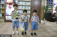 استقبال خردسالان از نشریه دوست در نمایشگاه کتاب تهران