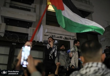 «بمبی که آمریکا در خاورمیانه نمی بیند»: واشنگتن در حال تکرار اشتباه نادیده گرفتن افکار عمومی جهان عرب است/ آمریکا دود برخاسته از آتش زیرخاکستر غزه را ندید/ انقلاب رسانه های اجتماعی در جنگ غزه 