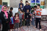 علیرضا کریمی به کودکان روستایی هدیه داد+تصاویر