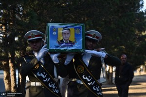 مراسم وداع با پیکر مطهر شهدای ناوشکن دنا درحرم امام خمینی