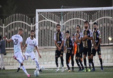 مدافع استقلال به هوادار پیوست +عکس
