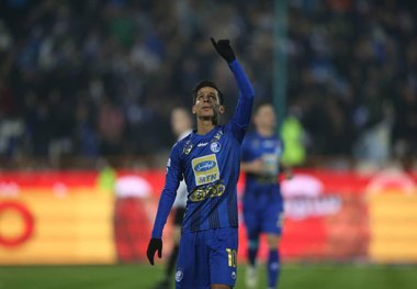 استقلال بدون سرمربی به صدر برگشت؛ سپاهان و پرسپولیس در فکر قهرمانی نیم فصل
