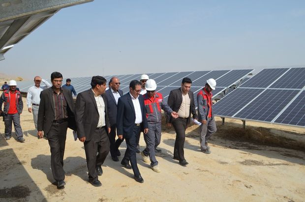 لارستان زمینه و ظرفیت مساعدی برای توسعه نیروگاه های خورشیدی دارد