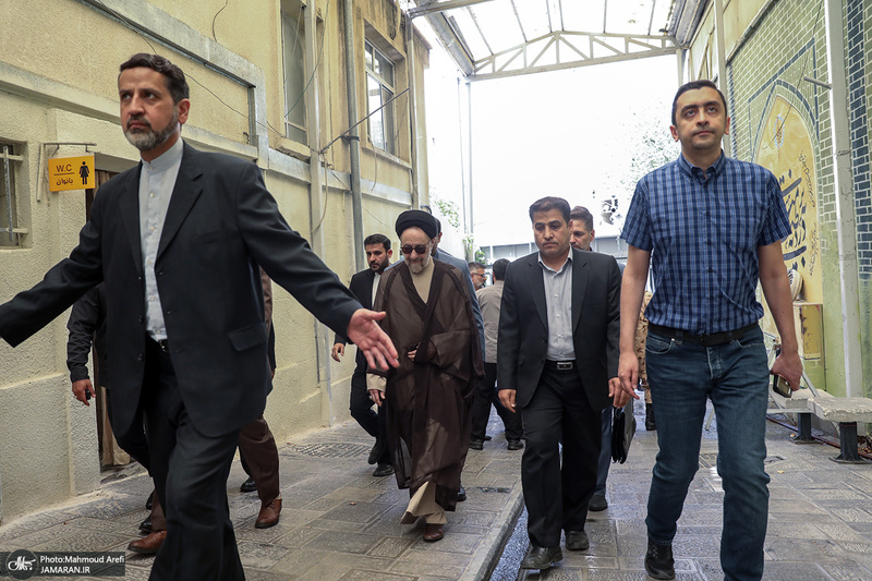 حضور سید محمد خاتمی در مرحله دوم انتخابات ریاست جمهوری چهاردهم
