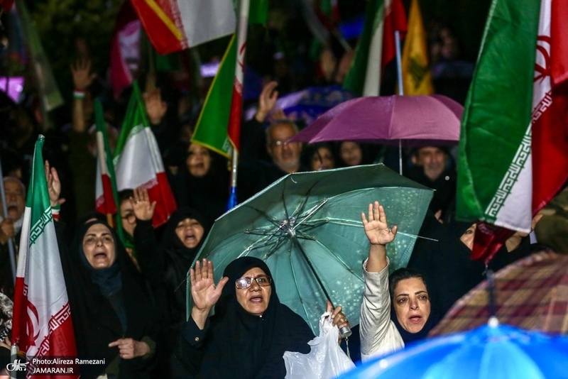 پنجاهمین شب اجتماع پر شور مردم در میدان نماز