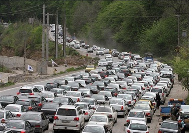 ترافیک در محورهای شرق استان تهران نیمه ‌سنگین است
