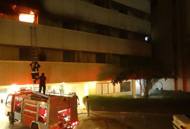 آتش سوزی در هتل فردوس قم اطفا شد