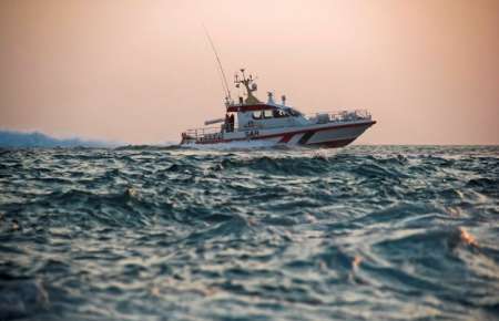 ماهیگیر قشمی سرگردان در آبهای خلیج فارس نجات یافت