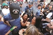 حمله پلیس به تظاهرات «مادران شنبه»+ تصاویر