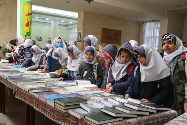 بازدید بیش از 2000 دانش آموز از نگارستان امام خمینی (س) اصفهان+تصاویر