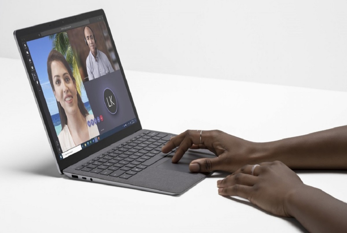 اعلام تاریخ عرضه لپ تاپ Surface ۴ 