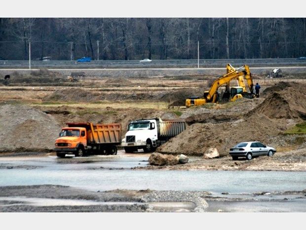 فرماندار هشترود: واحدهای تولیدی شن و ماسه در حریم رودخانه‌ها تعطیل می‌شوند
