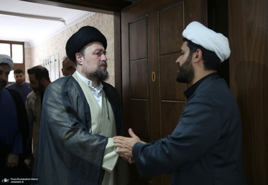 حضور سید حسن خمینی در منزل مرحوم محمدعلی جماعتی (ره)
