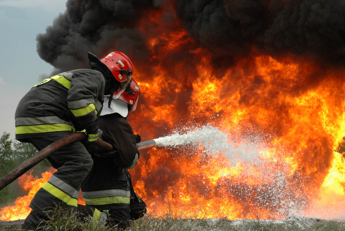آتش سوزی در سوله ورزشی دانشگاه صنعتی شریف