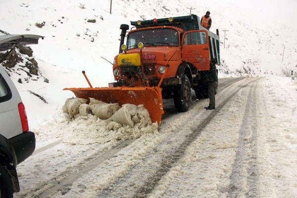 برف روبی بیش از 4200 کیلومتر از راههای  استان مازندران