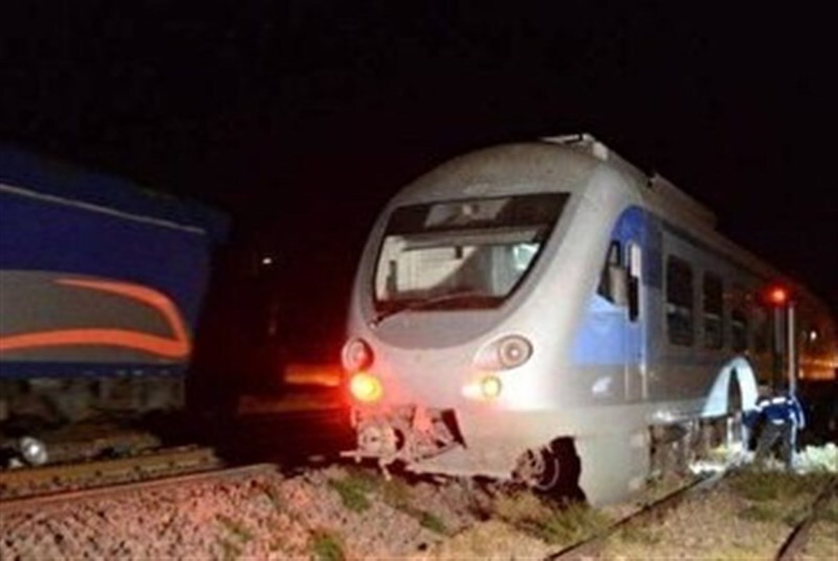 جزییات بیش از 10 ساعت حبس مسافران قطار قم ـ مشهد + عکس