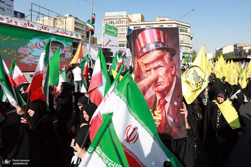 راهپیمایی دختران «جان‌فدای ایران» -۱