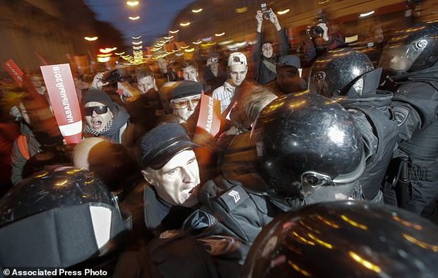 تظاهرات مخالفان روسی در سالروز تولد پوتین+ تصاویر