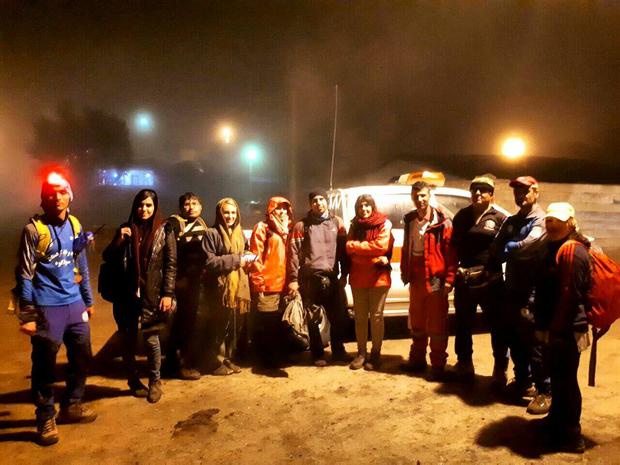 امدادگران هلال احمرسوادکوه هشت کوهنورد گمشده را نجات دادند