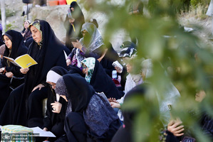 مراسم دعاى عرفه در کهف الشهدا